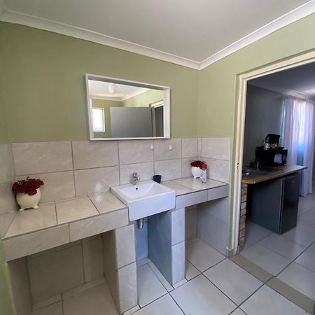 Inecia'S B & B Uis Eksteriør bilde