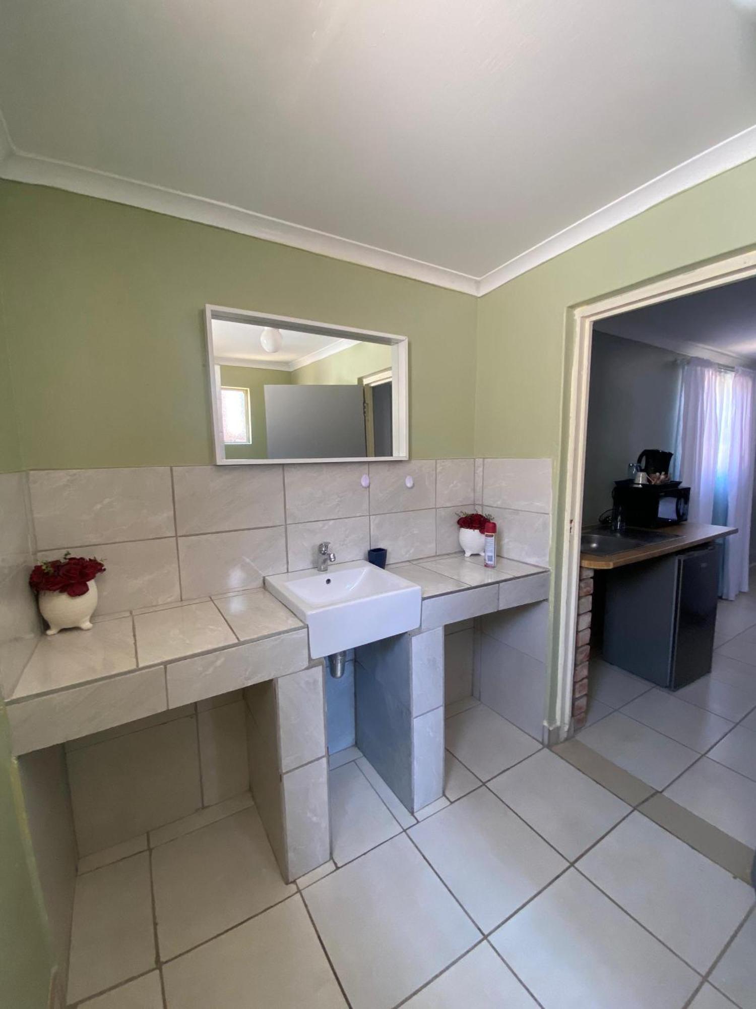 Inecia'S B & B Uis Eksteriør bilde